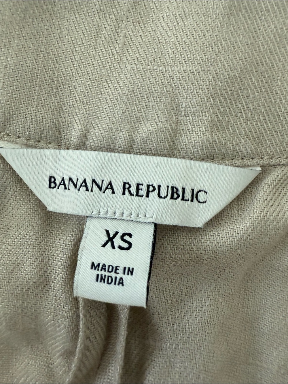 Banana Republic Linen V-Neck Top, a sleeveless, relaxed-fit top cut from a breat - Picture 6 of 7